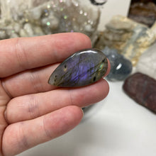 将图像加载到图库查看器中，Purple Labradorite Cabochon #34 * High Quality
