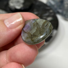 将图像加载到图库查看器中，Purple Labradorite Cabochon #34 * High Quality
