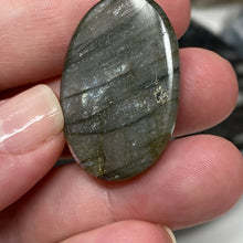 Carica l&#39;immagine nel visualizzatore di Gallery, Purple Labradorite Cabochon #41 * High Quality
