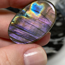 Carica l&#39;immagine nel visualizzatore di Gallery, Purple Labradorite Cabochon #41 * High Quality
