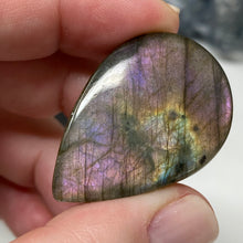 将图像加载到图库查看器中，Purple Labradorite Cabochon #44 * High Quality
