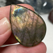 将图像加载到图库查看器中，Purple Labradorite Cabochon #44 * High Quality
