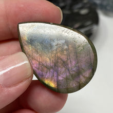 将图像加载到图库查看器中，Purple Labradorite Cabochon #44 * High Quality
