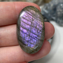 将图像加载到图库查看器中，Purple Labradorite Cabochon #45 * High Quality
