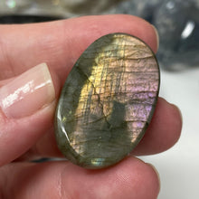 将图像加载到图库查看器中，Purple Labradorite Cabochon #45 * High Quality
