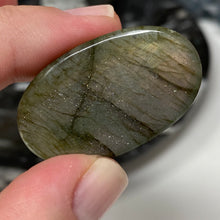 将图像加载到图库查看器中，Purple Labradorite Cabochon #45 * High Quality
