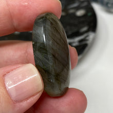 将图像加载到图库查看器中，Purple Labradorite Cabochon #45 * High Quality
