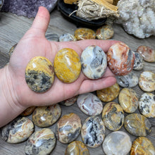 Cargar imagen en el visor de la galería, Crazy Lace Agate Pillow Palm Stones
