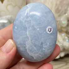 Carica l&#39;immagine nel visualizzatore di Gallery, Blue Calcite Palm Stone #13
