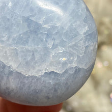 Cargar imagen en el visor de la galería, Blue Calcite Palm Stone #13
