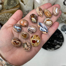 Bild in Galerie-Viewer laden, Mexican Fire Opal in Matrix Cabs Under 4 Grams
