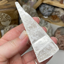 将图像加载到图库查看器中，Selenite Rough Set #18
