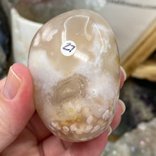 将图像加载到图库查看器中，Flower Agate Palm Stone #27
