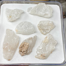 将图像加载到图库查看器中，Selenite Rough Set #30
