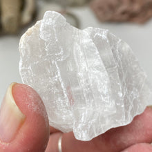 Load image into Gallery viewer, Selenite Rough Set #30
