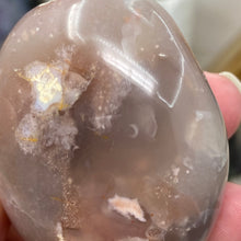 将图像加载到图库查看器中，Flower Agate Palm Stone #33
