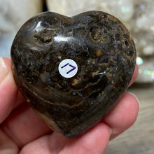 Load image into Gallery viewer, Brown Opal Heart #17
