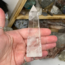 Carica l&#39;immagine nel visualizzatore di Gallery, Clear Quartz Obelisk Tower #11
