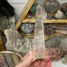 Carica l&#39;immagine nel visualizzatore di Gallery, Clear Quartz Obelisk Tower #13
