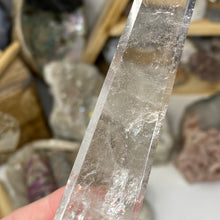 Chargez l&#39;image dans la visionneuse de la galerie, Clear Quartz Obelisk Tower #13
