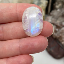 Load image into Gallery viewer, Rainbow Moonstone Cabochon #10 AAA Grade **Chipped
