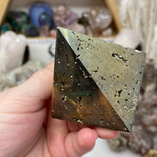 Carica l&#39;immagine nel visualizzatore di Gallery, Pyrite Pyramid #08
