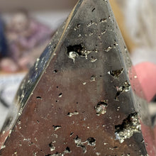 Carica l&#39;immagine nel visualizzatore di Gallery, Pyrite Pyramid #10
