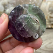 Carica l&#39;immagine nel visualizzatore di Gallery, Fluorite Mushroom #11
