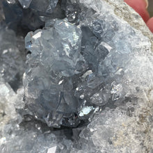 将图像加载到图库查看器中，Celestite Rough Cluster #80
