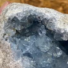 Carica l&#39;immagine nel visualizzatore di Gallery, Celestite Rough Cluster #84
