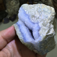 将图像加载到图库查看器中，Blue Lace Agate Geode #03
