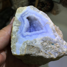 将图像加载到图库查看器中，Blue Lace Agate Geode #04
