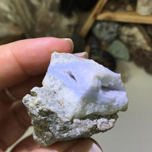 Chargez l&#39;image dans la visionneuse de la galerie, Blue Lace Agate Geode #13
