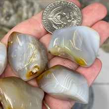 Bild in Galerie-Viewer laden, Banded Agate Large/X-Large Tumbles
