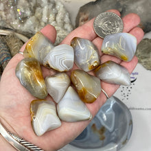 Bild in Galerie-Viewer laden, Banded Agate Large/X-Large Tumbles
