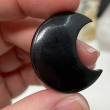 Load image into Gallery viewer, Shungite 1.25&quot; Moons
