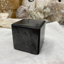 Load image into Gallery viewer, Shungite 2&quot; Cubes
