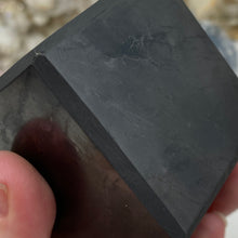 Load image into Gallery viewer, Shungite 2&quot; Cubes
