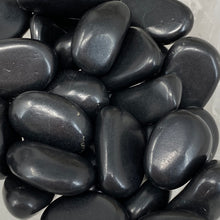 将图像加载到图库查看器中，Shungite Medium Tumbles
