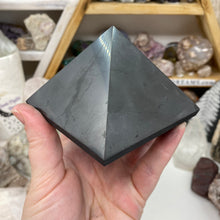 将图像加载到图库查看器中，Shungite 3&quot; Pyramids
