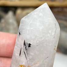 Carica l&#39;immagine nel visualizzatore di Gallery, Black Rutilated Quartz Point #13
