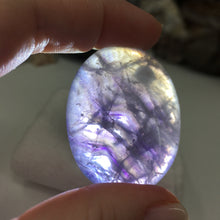 Load image into Gallery viewer, Fluorite Palm Stone #16
