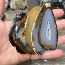 Carica l&#39;immagine nel visualizzatore di Gallery, Natural Small Agate Slices
