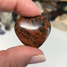Load image into Gallery viewer, Mahogany Obsidian 1.25&quot; Heart #12
