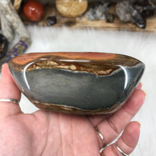 将图像加载到图库查看器中，Polychrome Jasper Bowl #02
