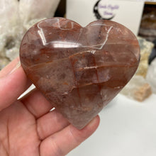 将图像加载到图库查看器中，Red Hematoid &quot;Fire Quartz&quot; Heart #03
