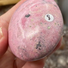 Cargar imagen en el visor de la galería, Rhodonite with Pyrite Palm Stone #08
