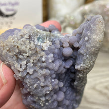 Bild in Galerie-Viewer laden, Grape Agate Botryoidal Purple Chalcedony #03
