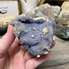 Carica l&#39;immagine nel visualizzatore di Gallery, Grape Agate Botryoidal Purple Chalcedony #01
