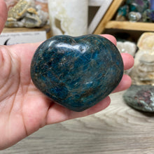 Load image into Gallery viewer, Blue Apatite Large Heart Palm Stone #02
